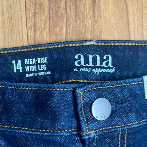 A.N.A Wide Leg Jeans - Picture 3 of 6